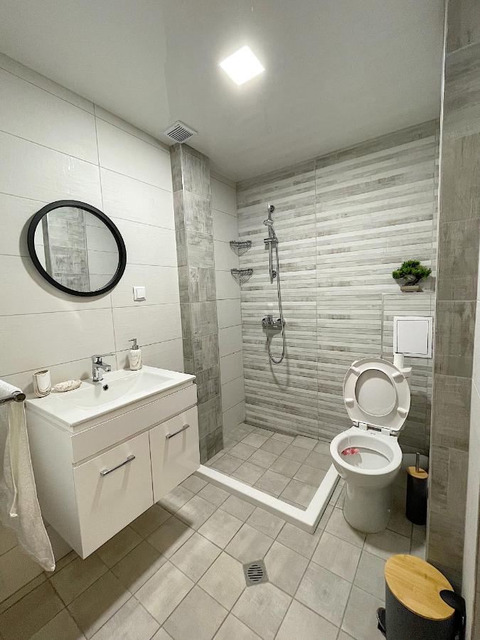 Fenix 2 Bedroom Apartment Varna Center Exteriör bild