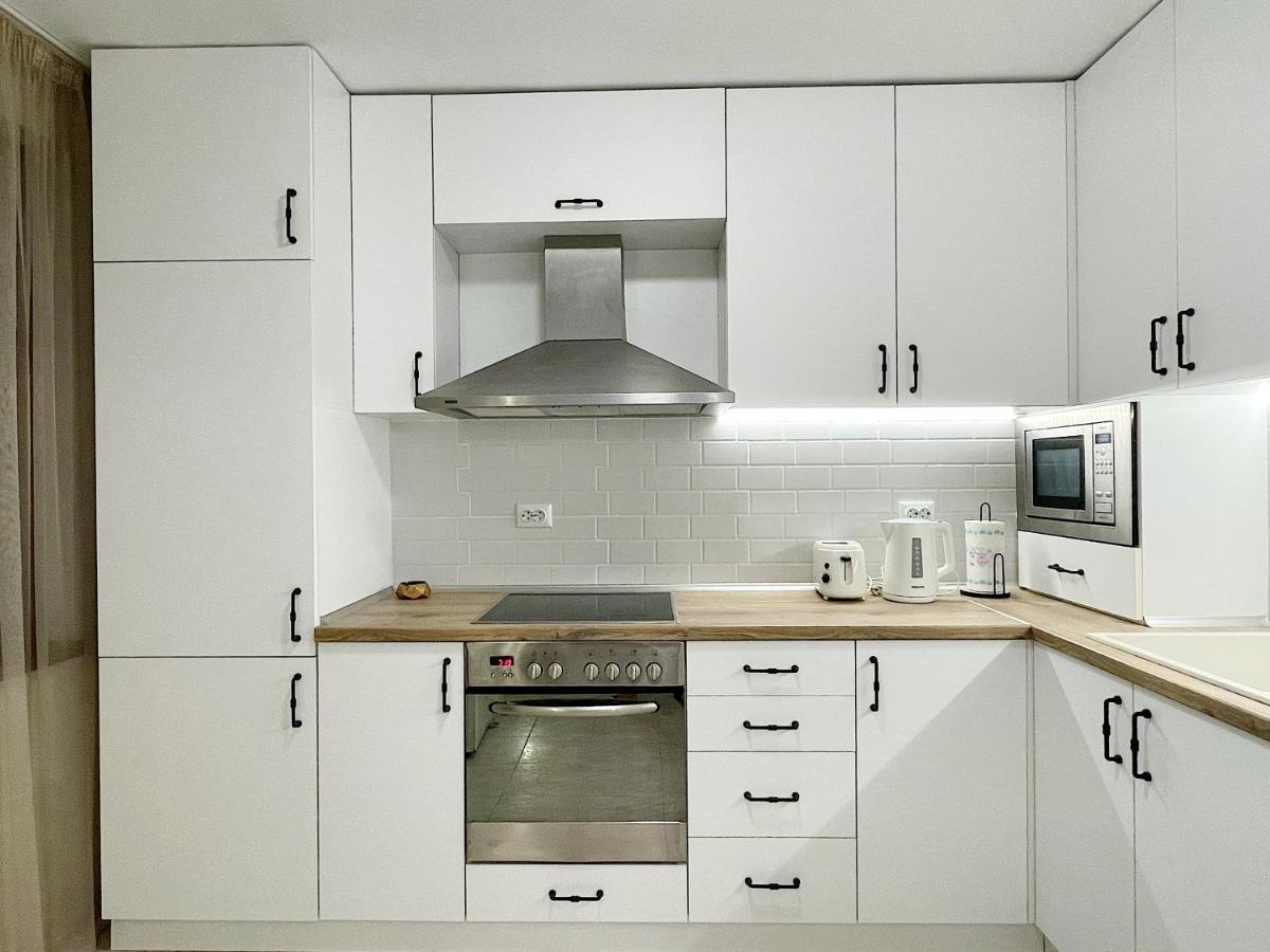 Fenix 2 Bedroom Apartment Varna Center Exteriör bild