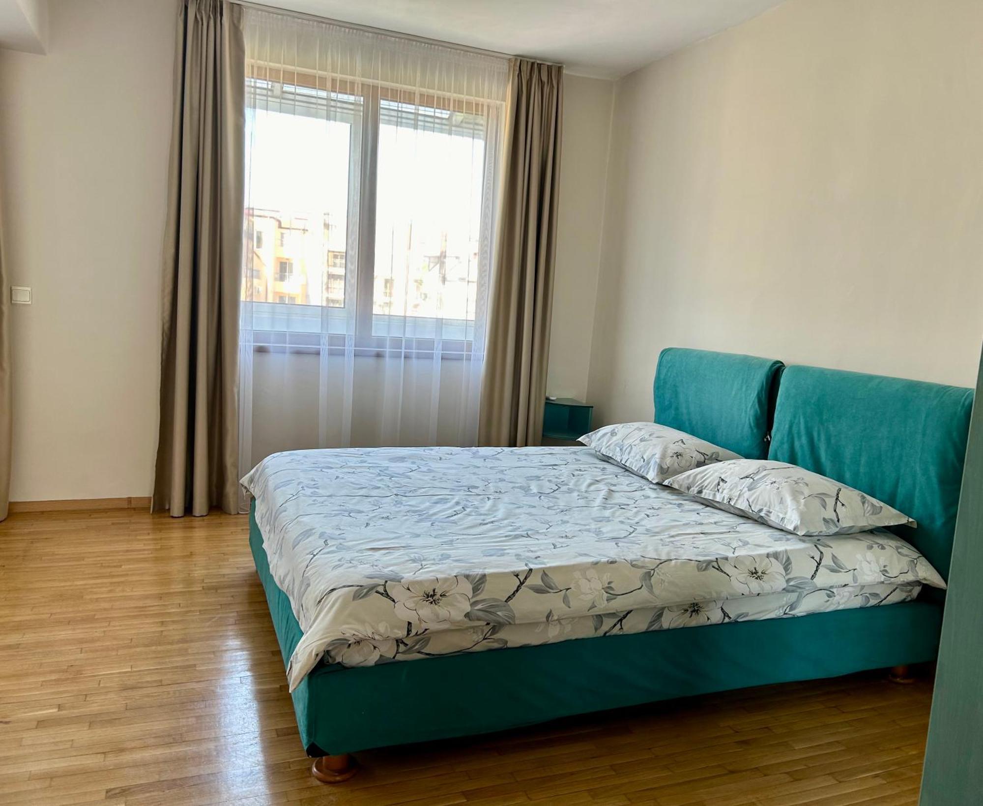 Fenix 2 Bedroom Apartment Varna Center Exteriör bild